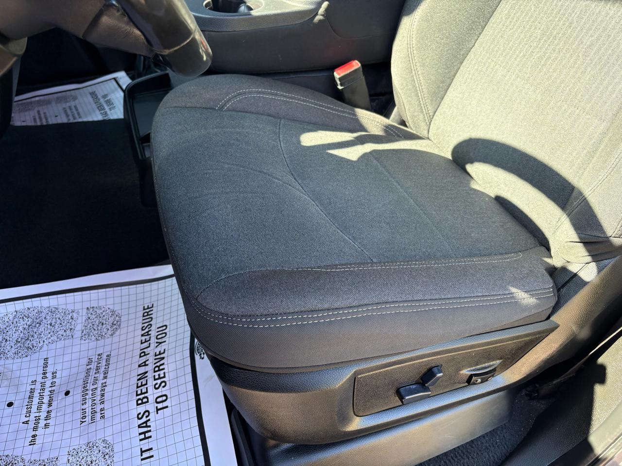 RAM 3500 Big Horn 4x4 Crew Cab 8' Box 2019
