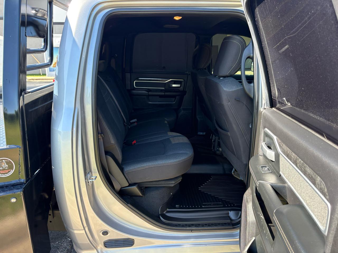 RAM 3500 Big Horn 4x4 Crew Cab 8' Box 2019