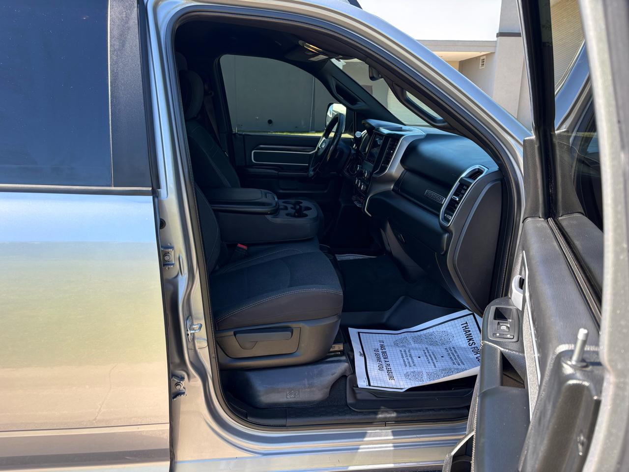 RAM 3500 Big Horn 4x4 Crew Cab 8' Box 2019