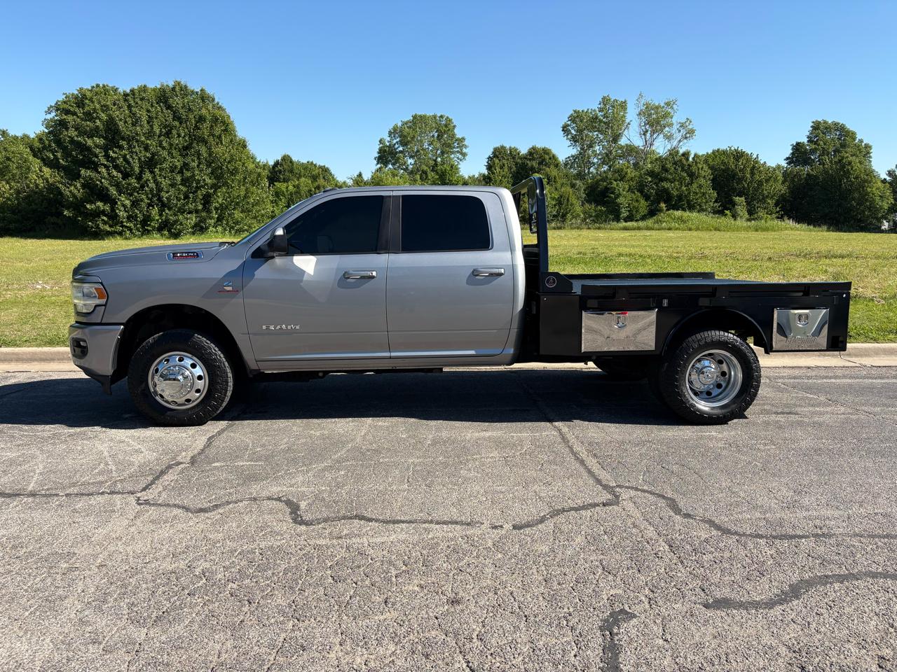 RAM 3500 Big Horn 4x4 Crew Cab 8' Box 2019