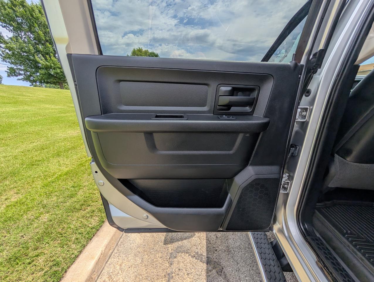 RAM 3500 4WD Crew Cab 169" Tradesman 2015
