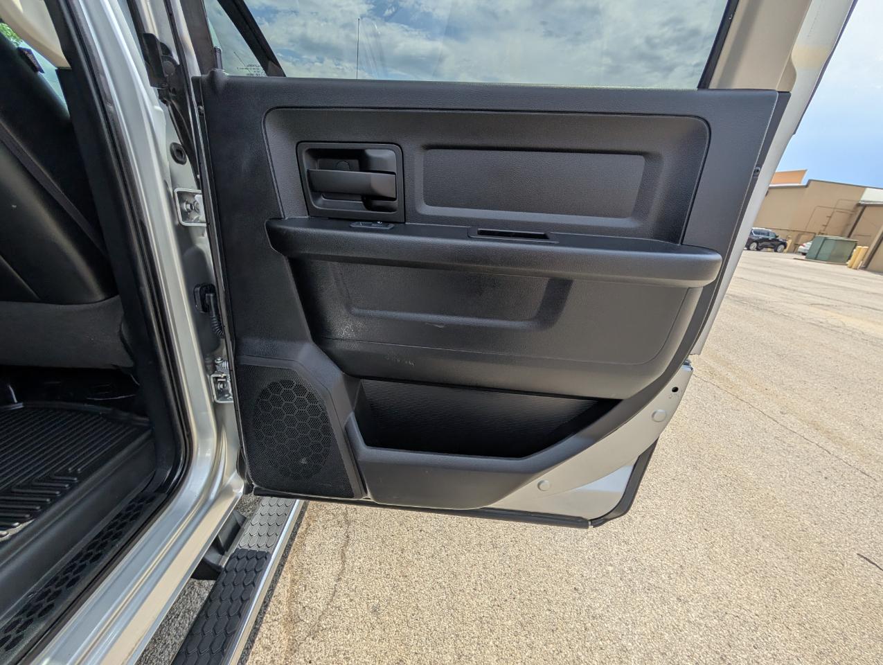 RAM 3500 4WD Crew Cab 169" Tradesman 2015