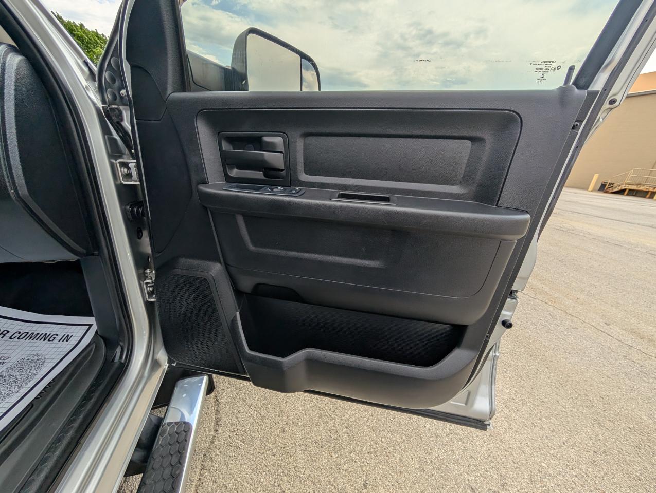 RAM 3500 4WD Crew Cab 169" Tradesman 2015