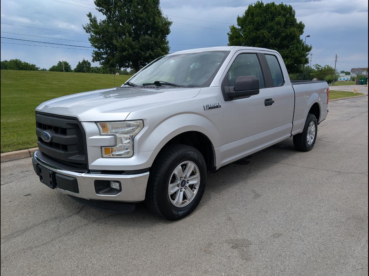2015 Ford F-150 2WD SuperCab 145" XL