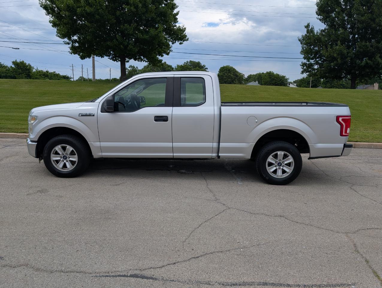 Ford F-150 2WD SuperCab 145" XL 2015