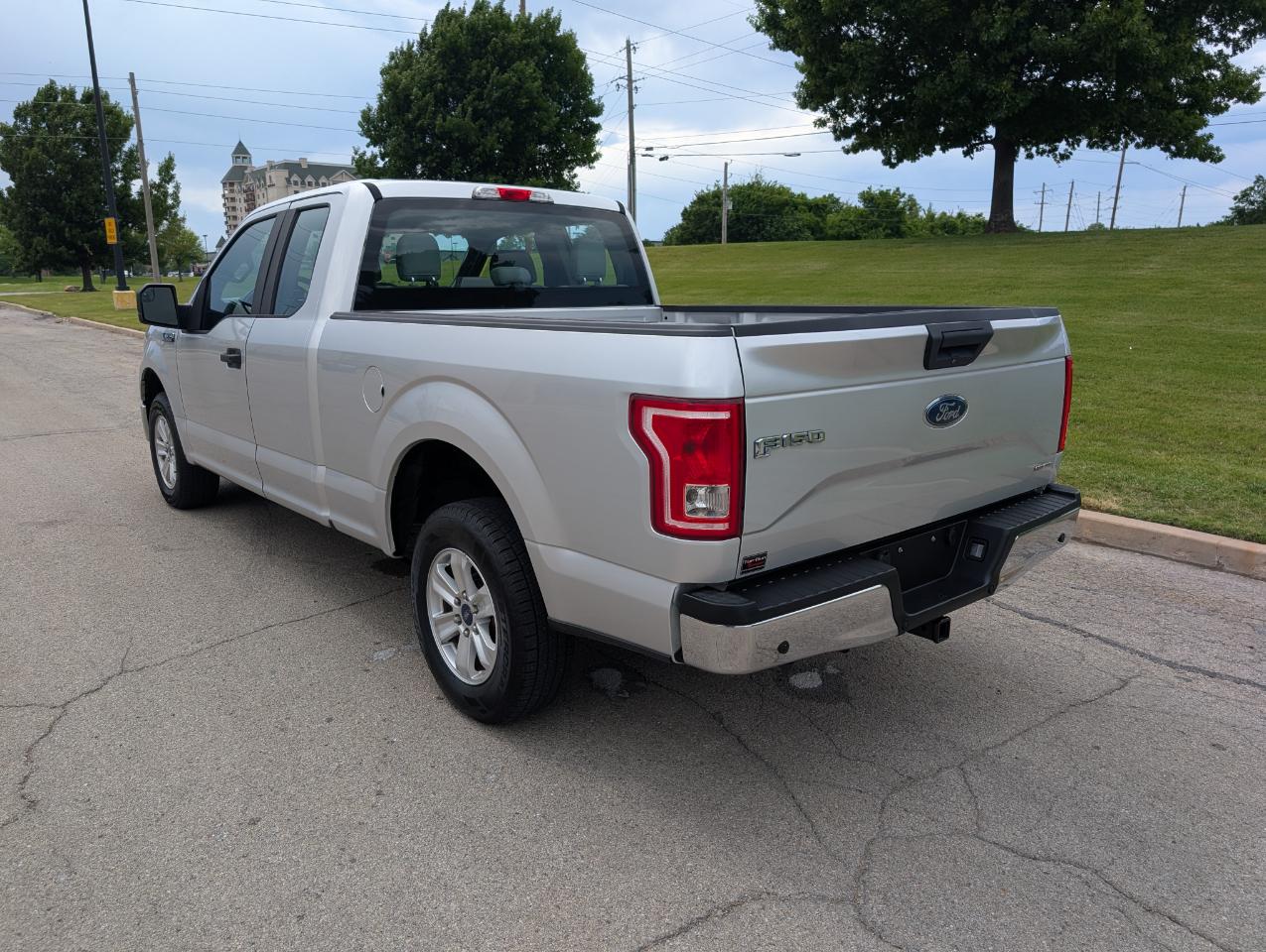 Ford F-150 2WD SuperCab 145" XL 2015
