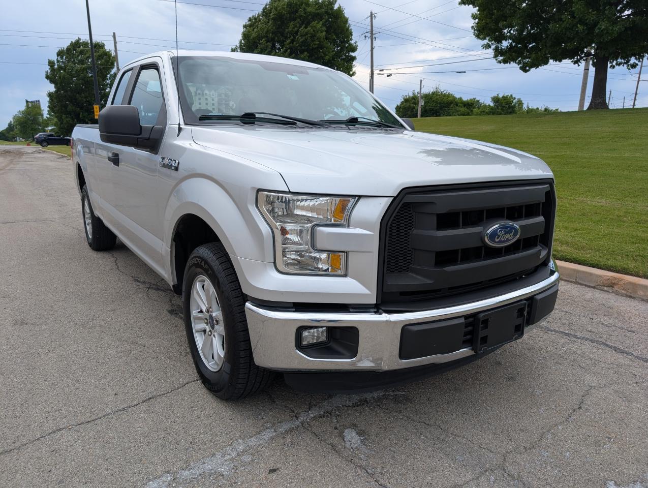 Ford F-150 2WD SuperCab 145" XL 2015