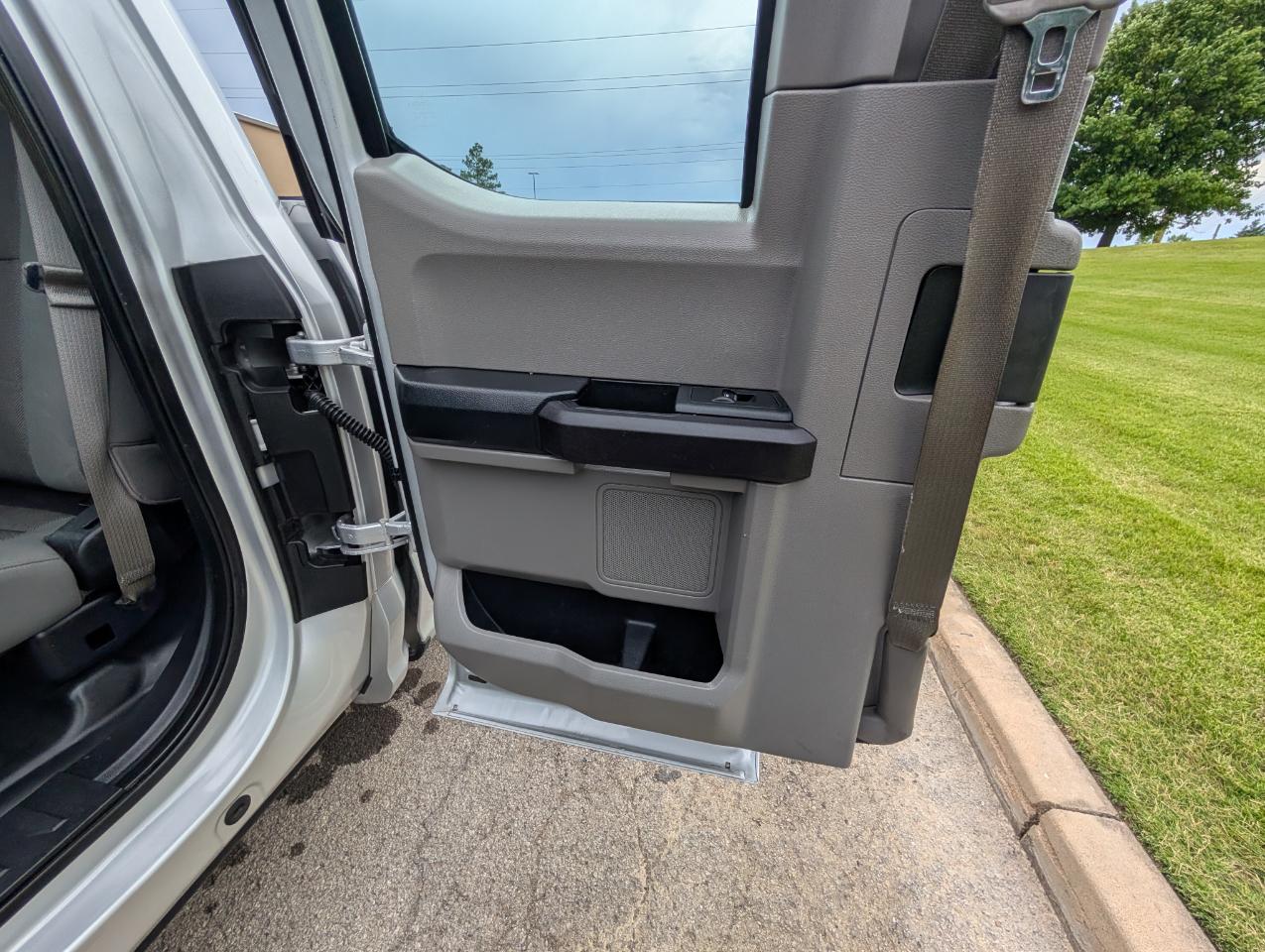Ford F-150 2WD SuperCab 145" XL 2015