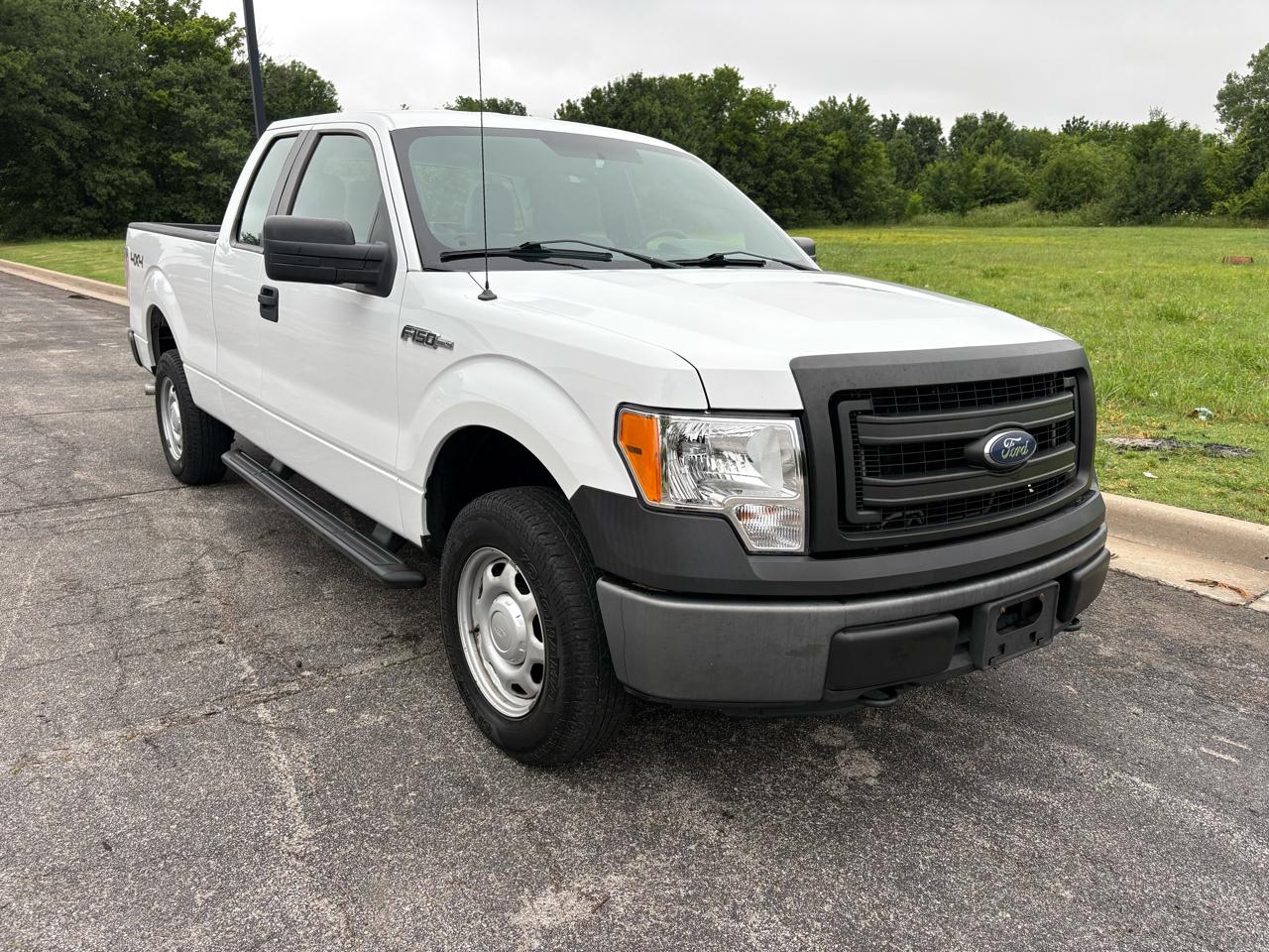 Ford F-150 4WD SuperCab 145" XL 2014