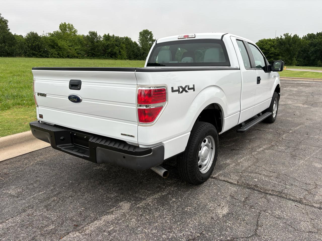 Ford F-150 4WD SuperCab 145" XL 2014