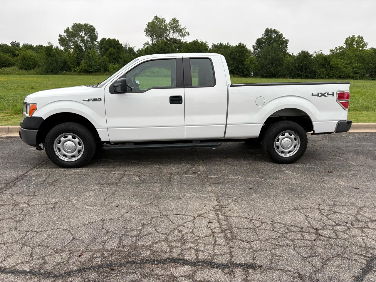 Ford F-150 4WD SuperCab 145" XL 2014