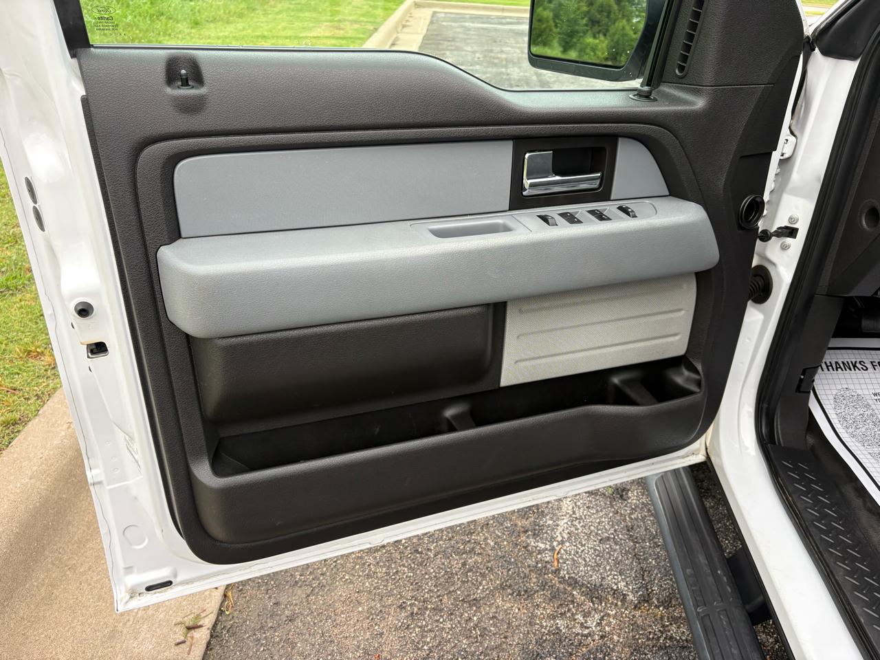 Ford F-150 4WD SuperCab 145" XL 2014