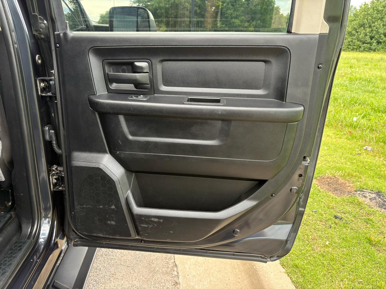 2018 RAM Ram 2500 Pickup Tradesman - Photo 24