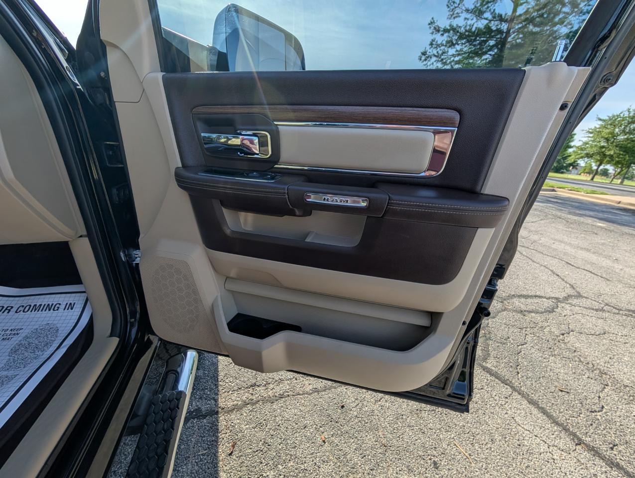 RAM 2500 4WD Crew Cab 149" Laramie 2015