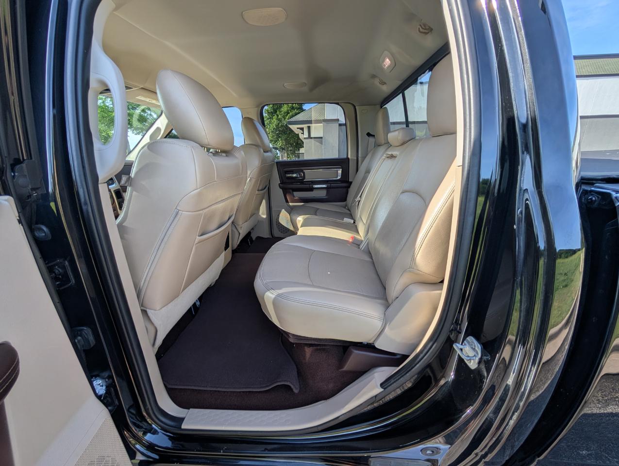 RAM 2500 4WD Crew Cab 149" Laramie 2015