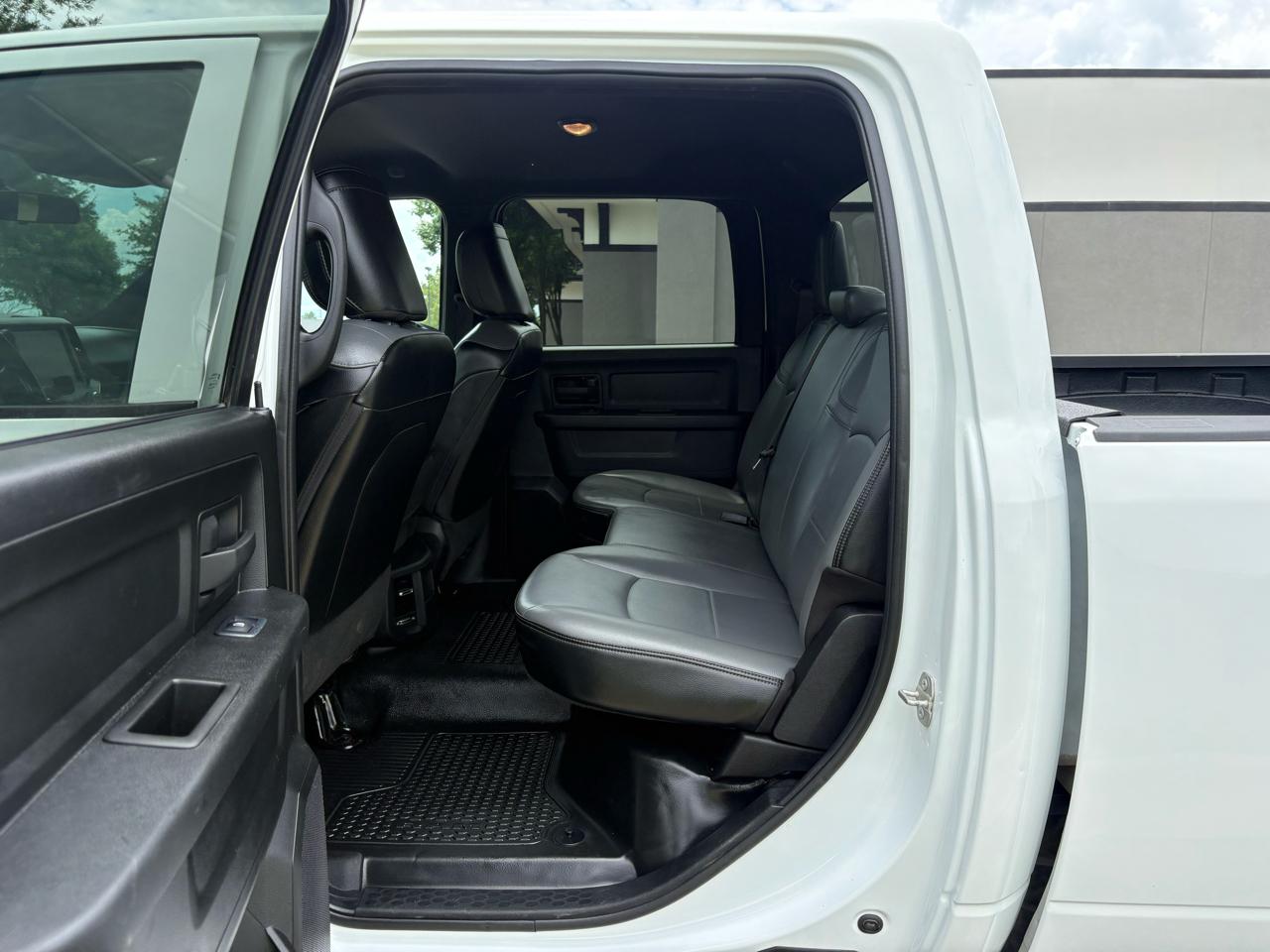 RAM 2500 Tradesman 4x4 Crew Cab 6'4" Box 2024