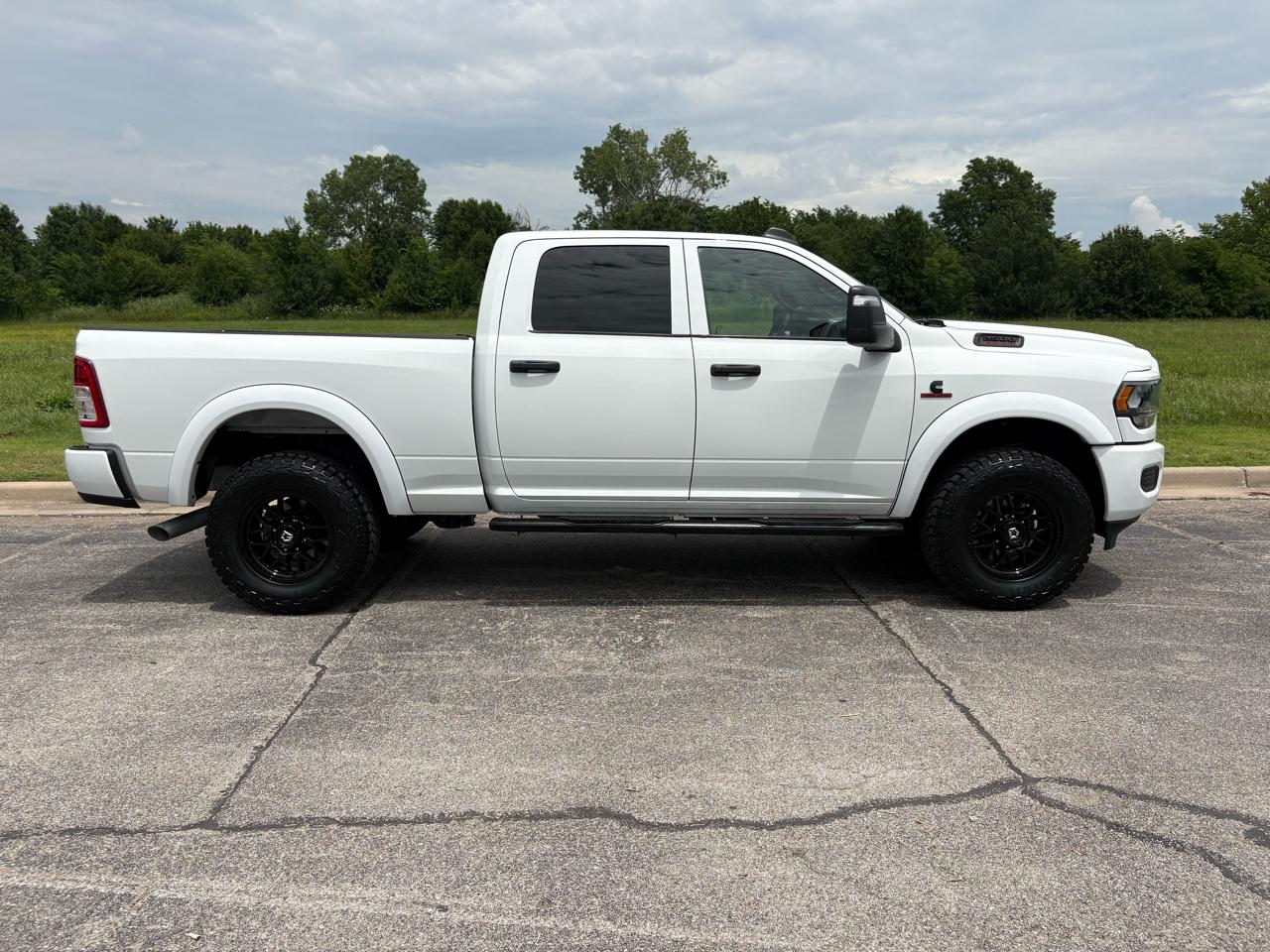 RAM 2500 Tradesman 4x4 Crew Cab 6'4" Box 2024