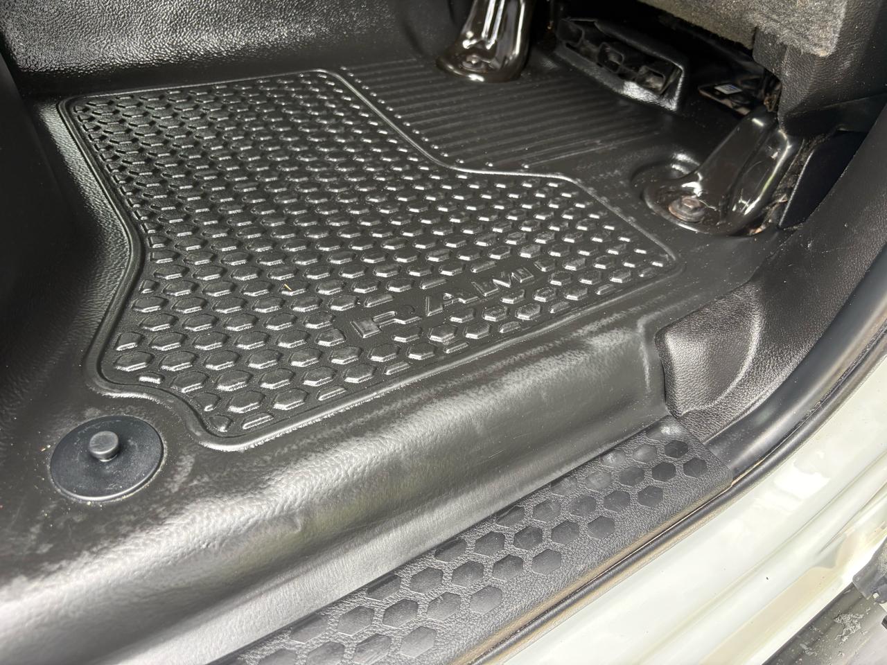 RAM 2500 Tradesman 4x4 Crew Cab 6'4" Box 2024