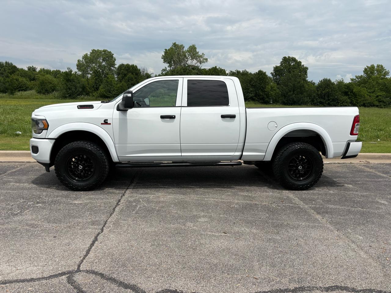 RAM 2500 Tradesman 4x4 Crew Cab 6'4" Box 2024