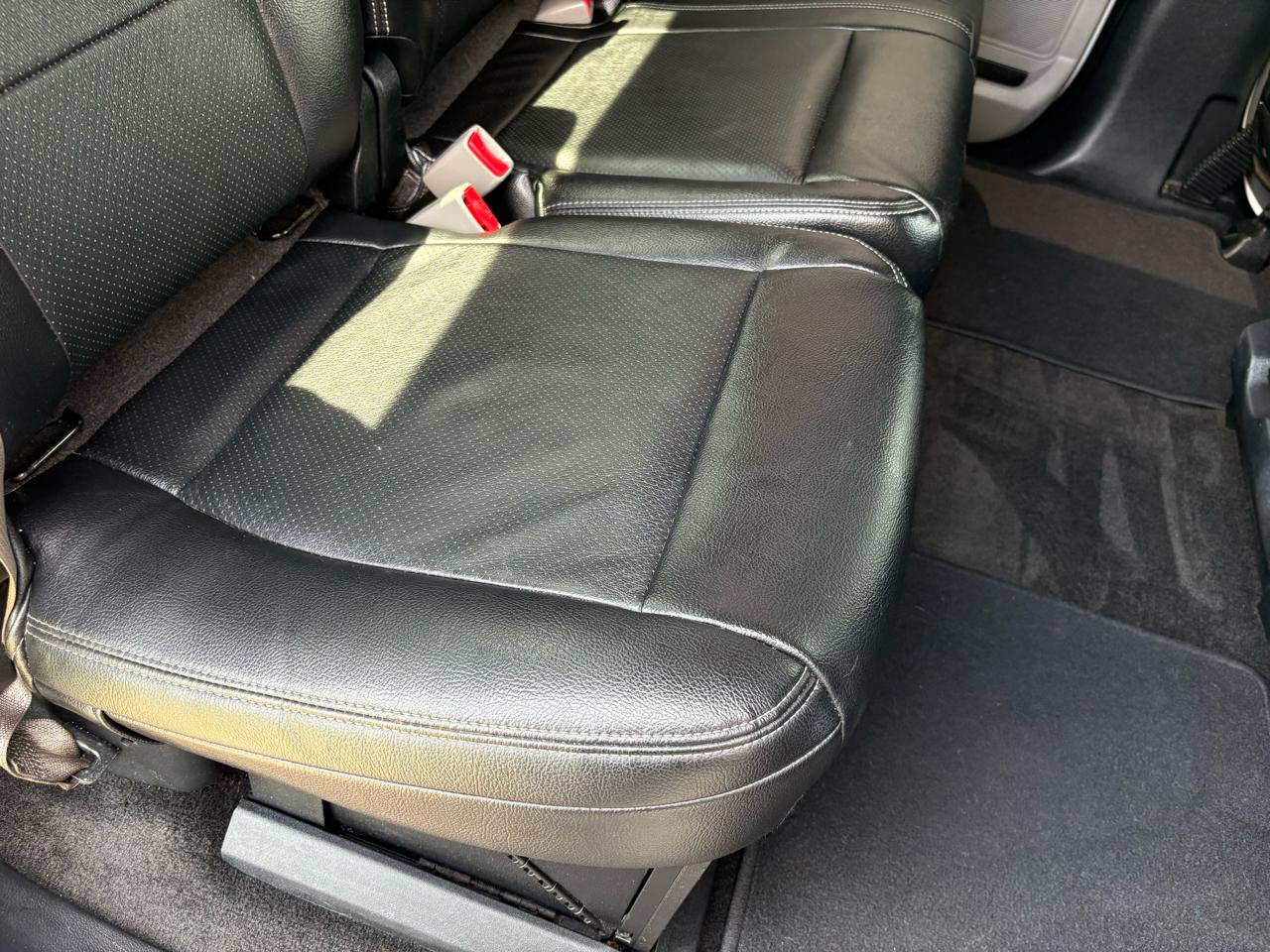 Ford Super Duty F-350 SRW XLT 4WD Crew Cab 8' Box 2017