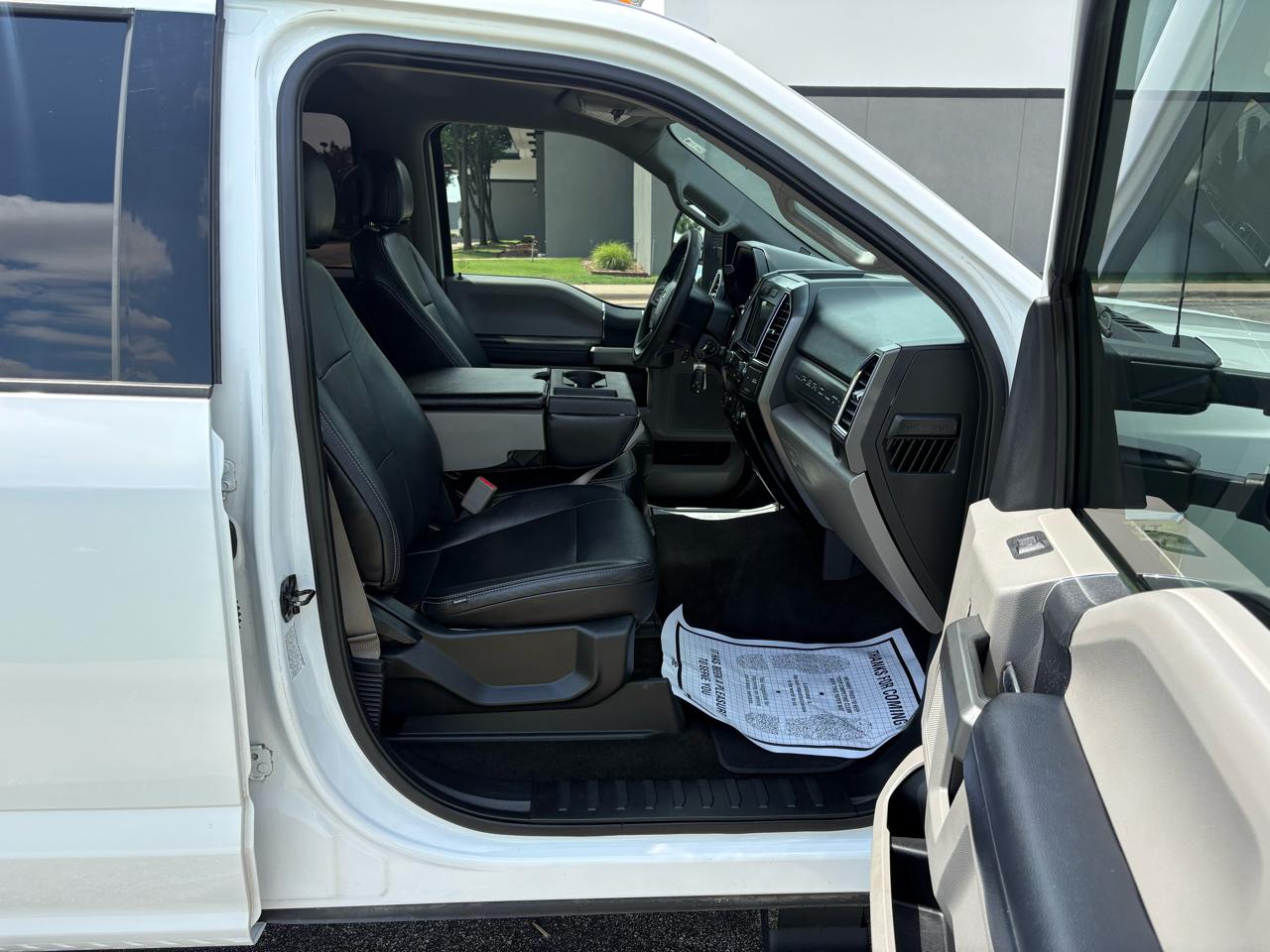 Ford Super Duty F-350 SRW XLT 4WD Crew Cab 8' Box 2017