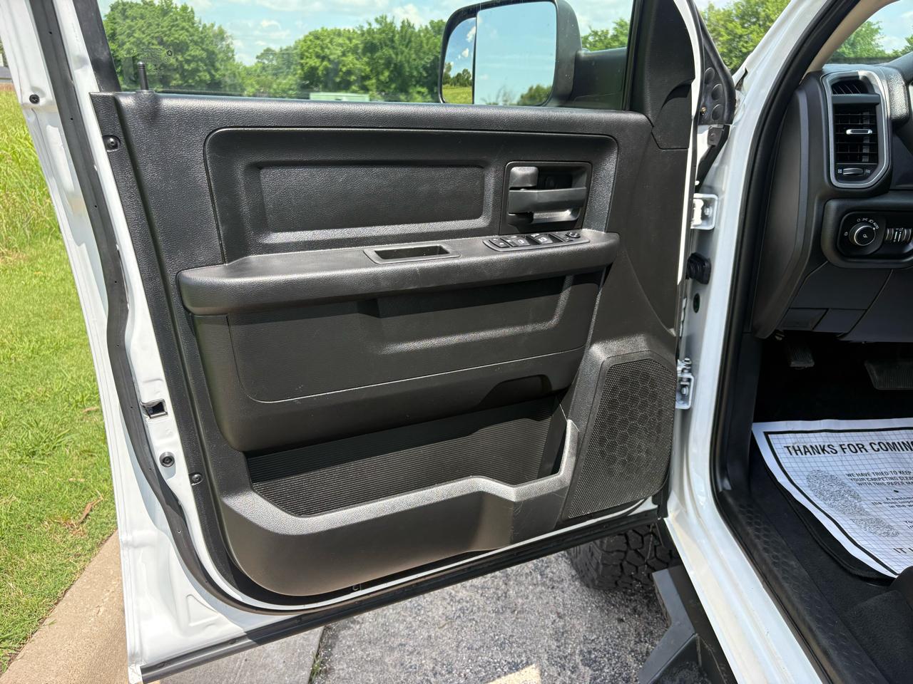 RAM 2500 Tradesman 4x4 Crew Cab 6'4" Box 2020