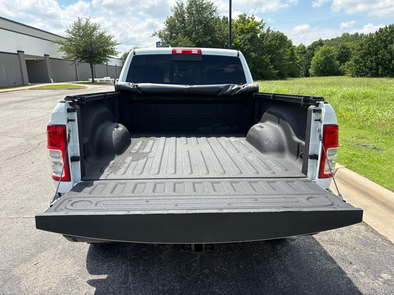 RAM 2500 Tradesman 4x4 Crew Cab 6'4" Box 2020