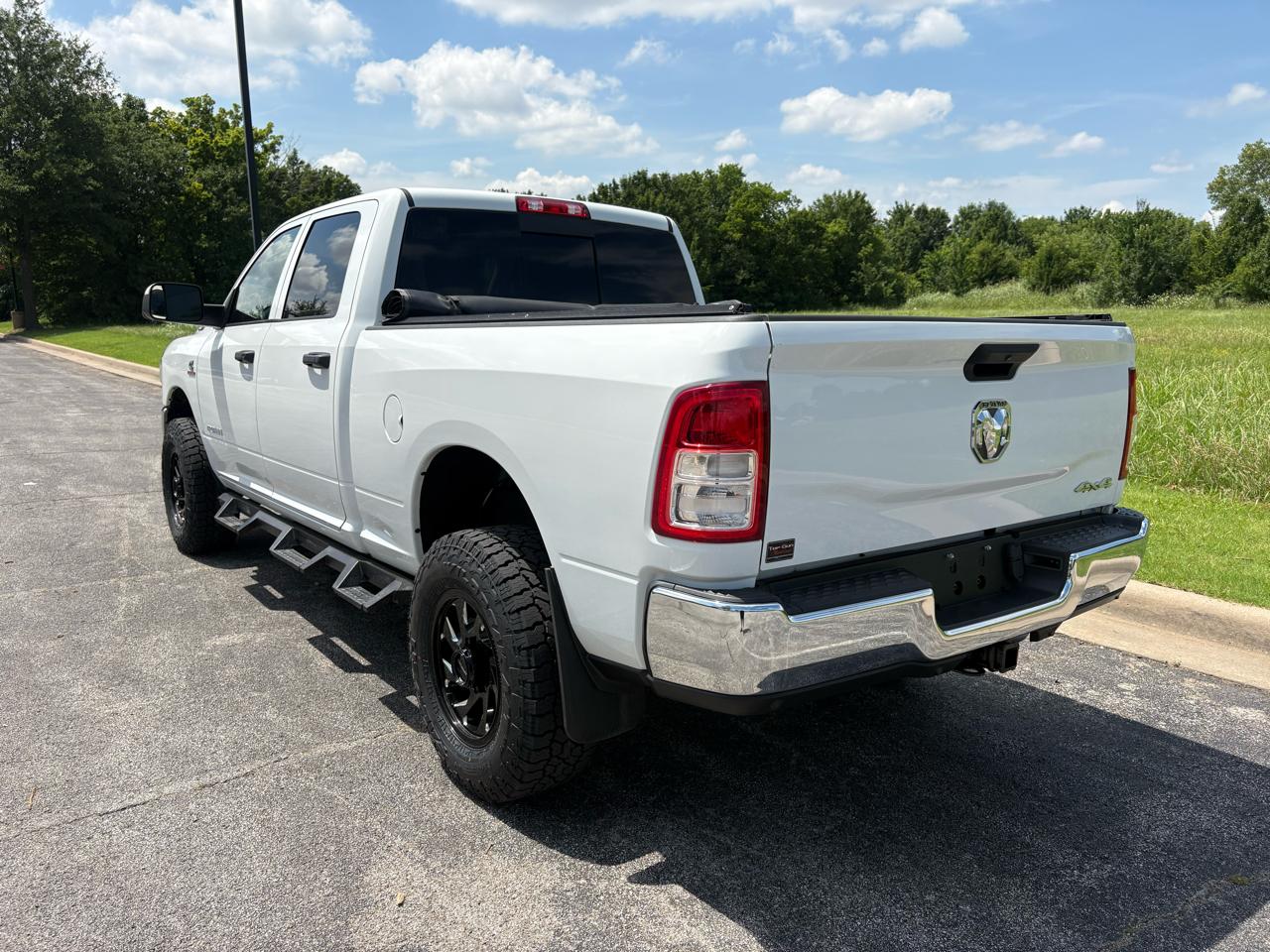 RAM 2500 Tradesman 4x4 Crew Cab 6'4" Box 2020