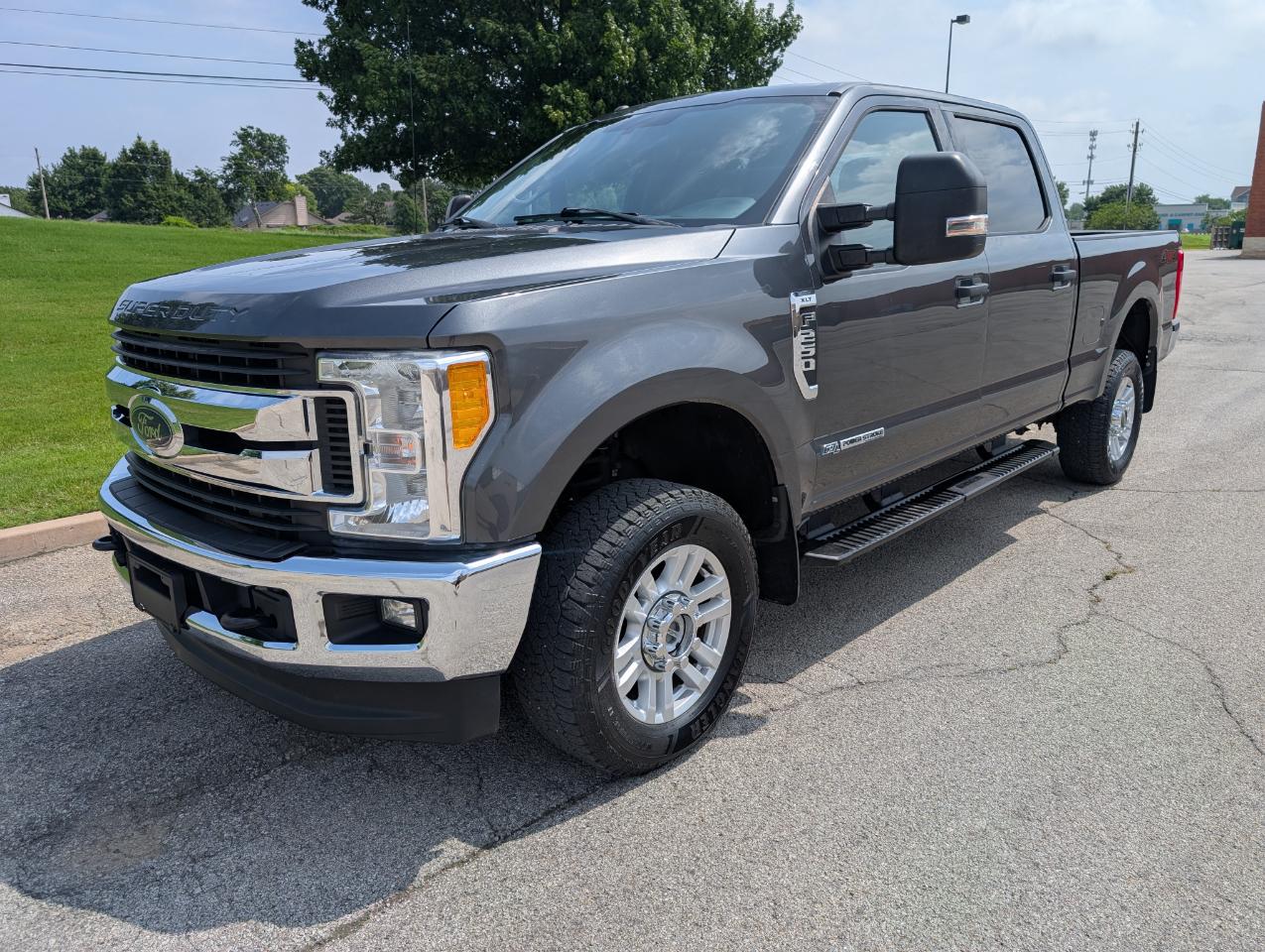 Ford Super Duty F-250 SRW XLT 4WD Crew Cab 6.75' Box 2017