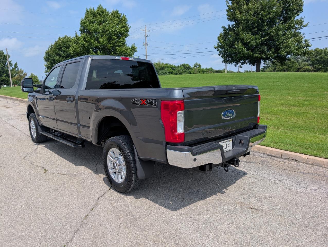 Ford Super Duty F-250 SRW XLT 4WD Crew Cab 6.75' Box 2017