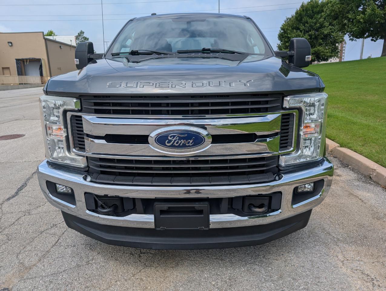 Ford Super Duty F-250 SRW XLT 4WD Crew Cab 6.75' Box 2017