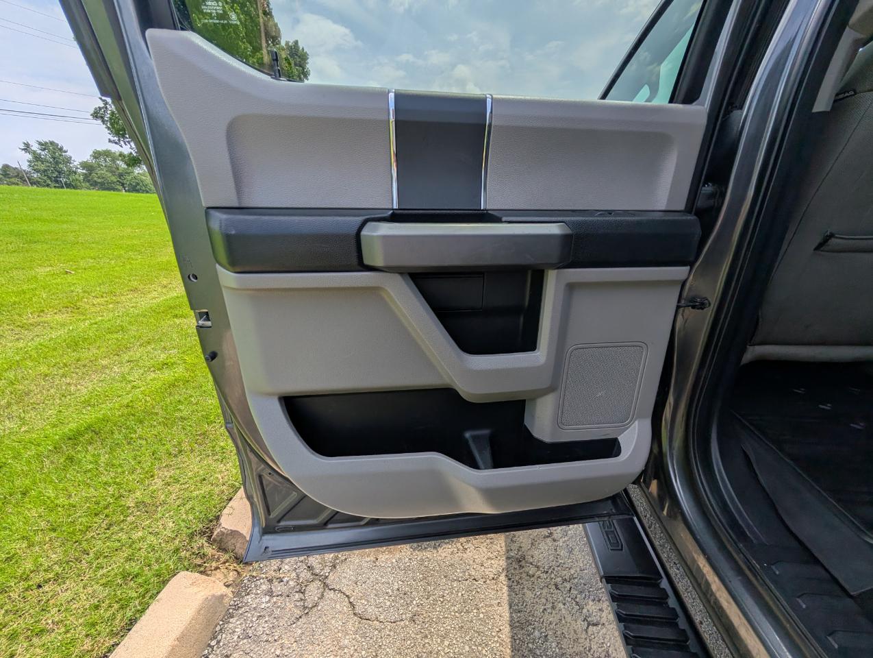 Ford Super Duty F-250 SRW XLT 4WD Crew Cab 6.75' Box 2017