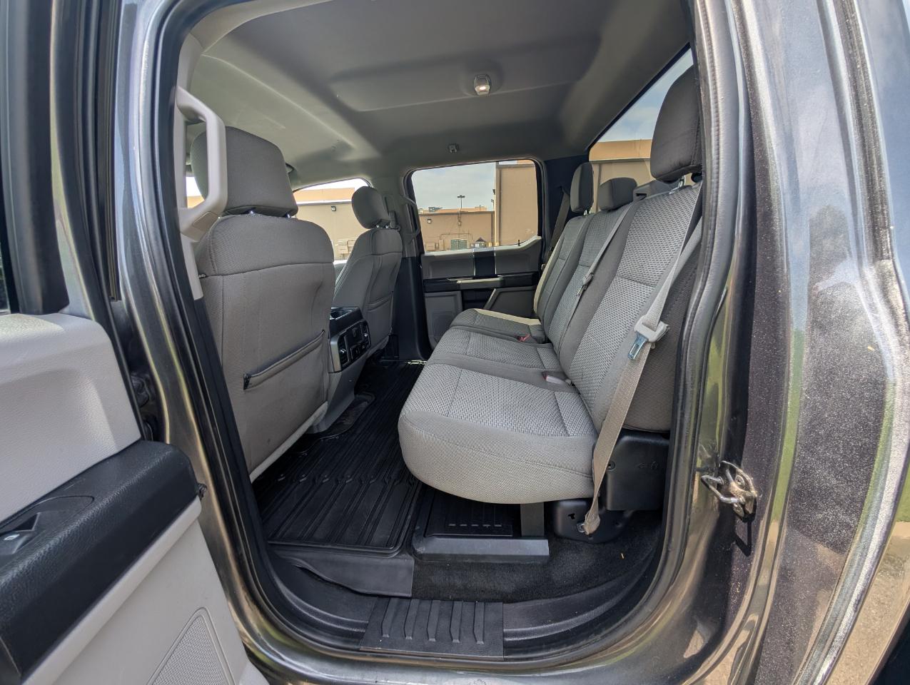 Ford Super Duty F-250 SRW XLT 4WD Crew Cab 6.75' Box 2017