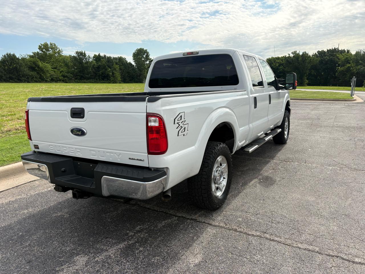 Ford Super Duty F-250 SRW 4WD Crew Cab 156" XLT 2016