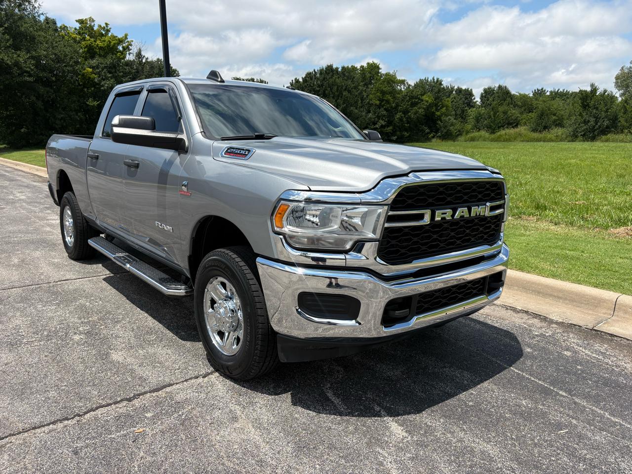 2020 RAM 2500 Tradesman 4x4 Crew Cab 6'4" Box