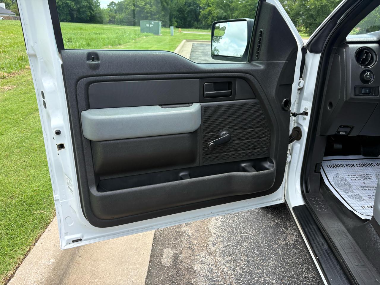 Ford F-150 2WD Reg Cab 126" XL 2014