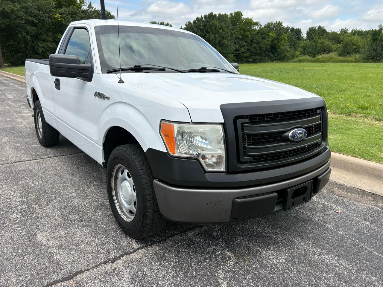 Ford F-150 2WD Reg Cab 126" XL 2014