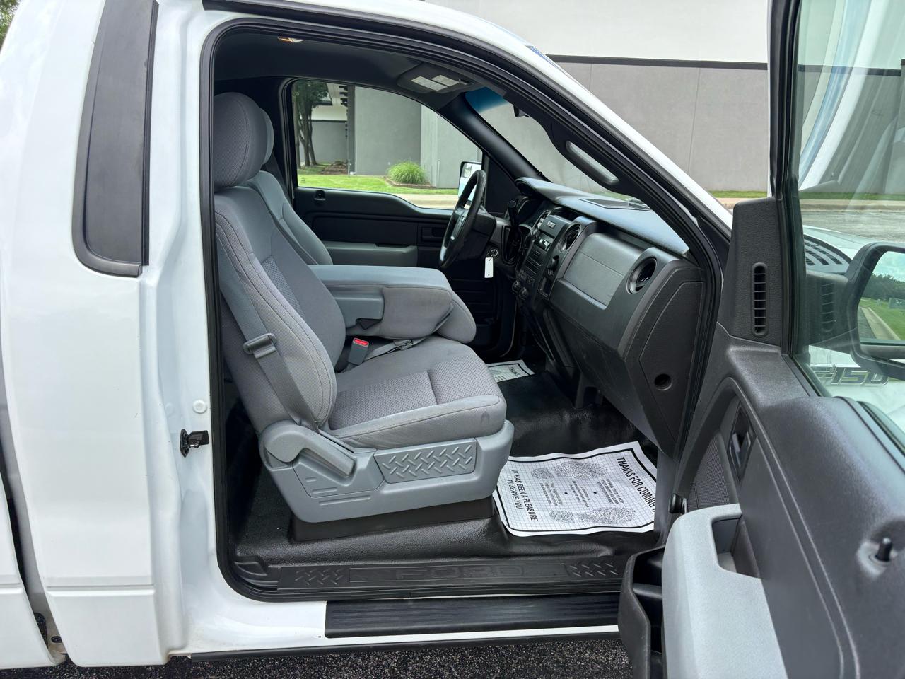 Ford F-150 2WD Reg Cab 126" XL 2014