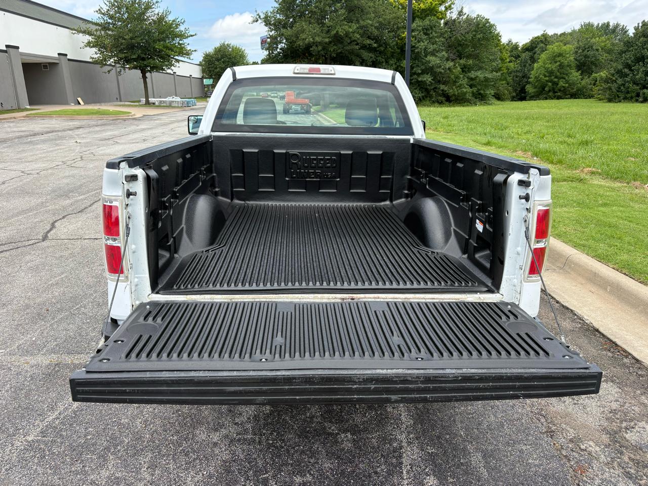 Ford F-150 2WD Reg Cab 126" XL 2014