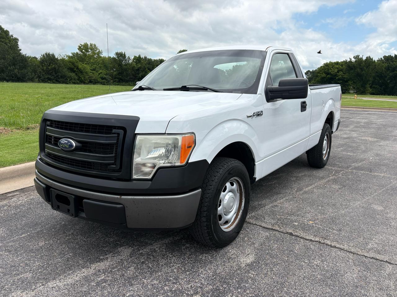Ford F-150 2WD Reg Cab 126" XL 2014