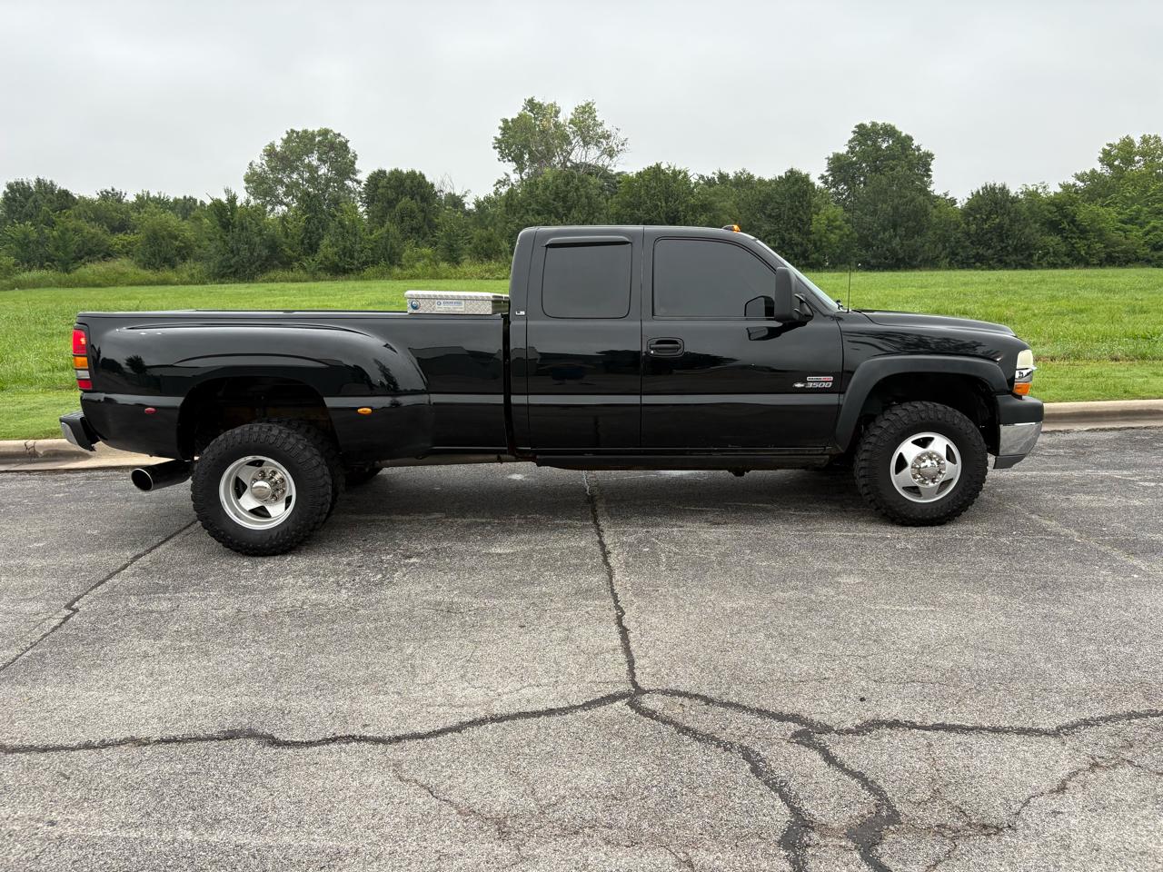 Chevrolet Silverado 3500 Ext Cab 157.5" WB 4WD DRW LS 2001