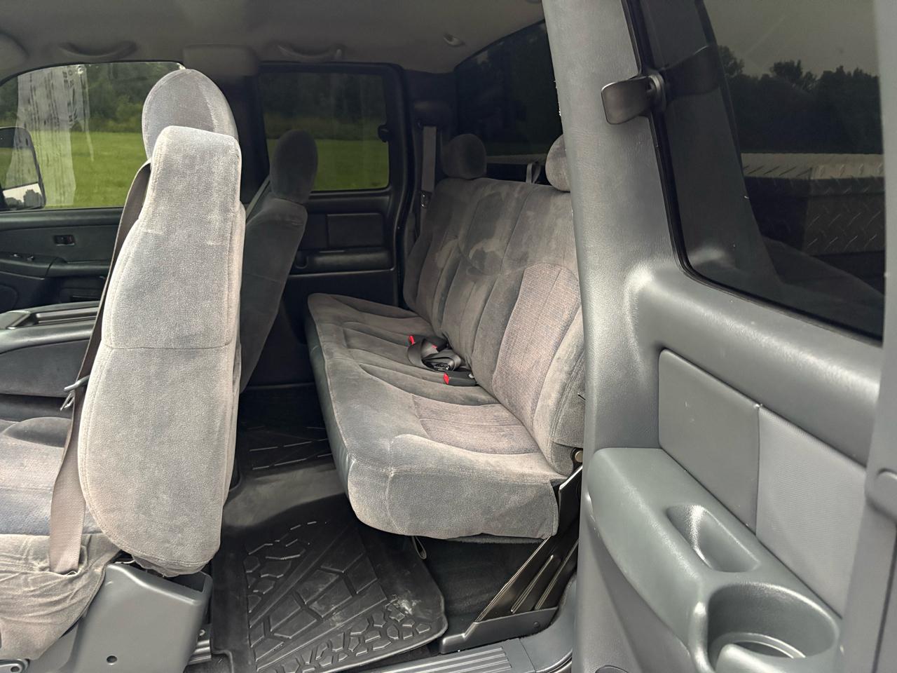 Chevrolet Silverado 3500 Ext Cab 157.5" WB 4WD DRW LS 2001