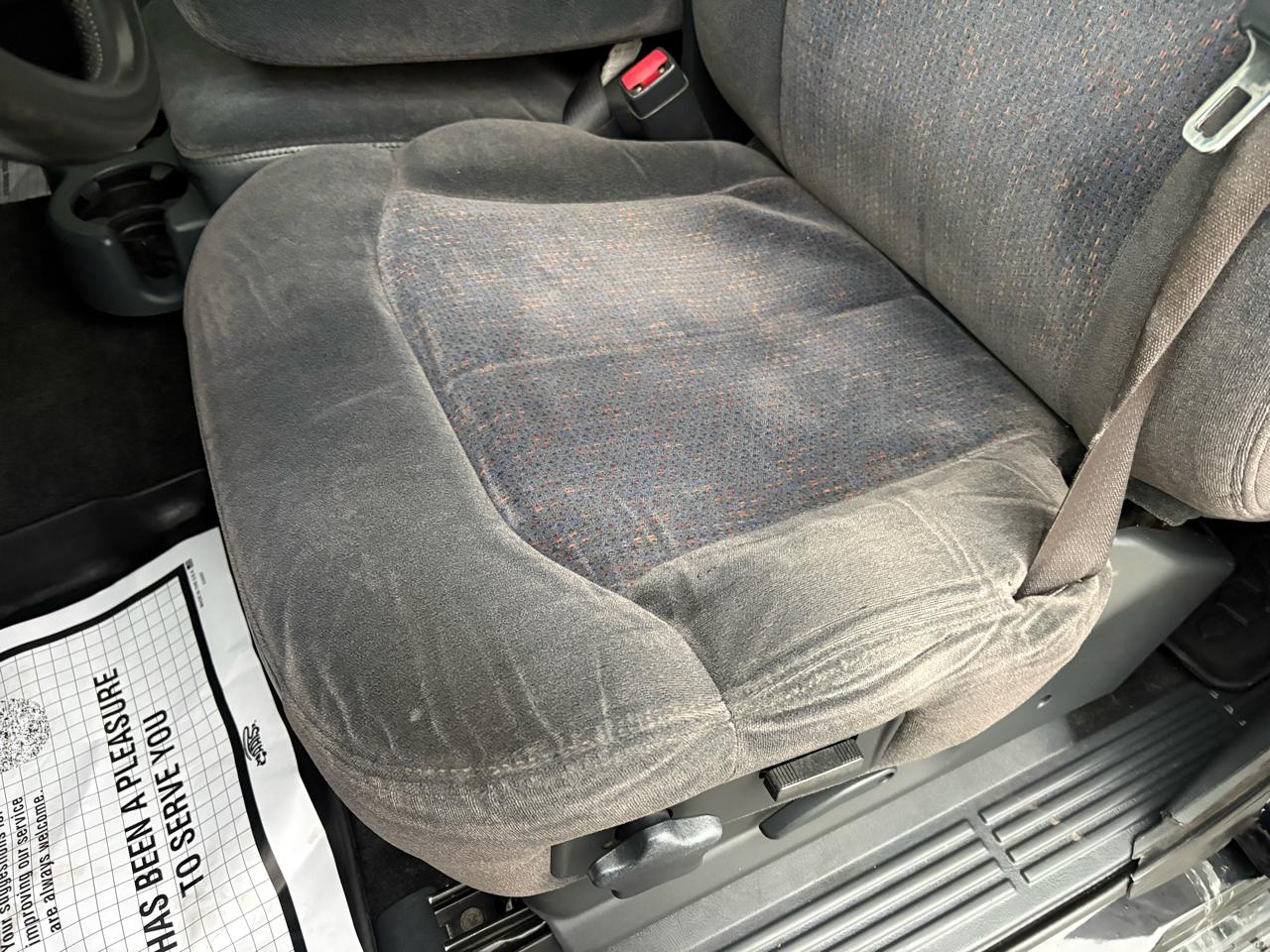 Chevrolet Silverado 3500 Ext Cab 157.5" WB 4WD DRW LS 2001