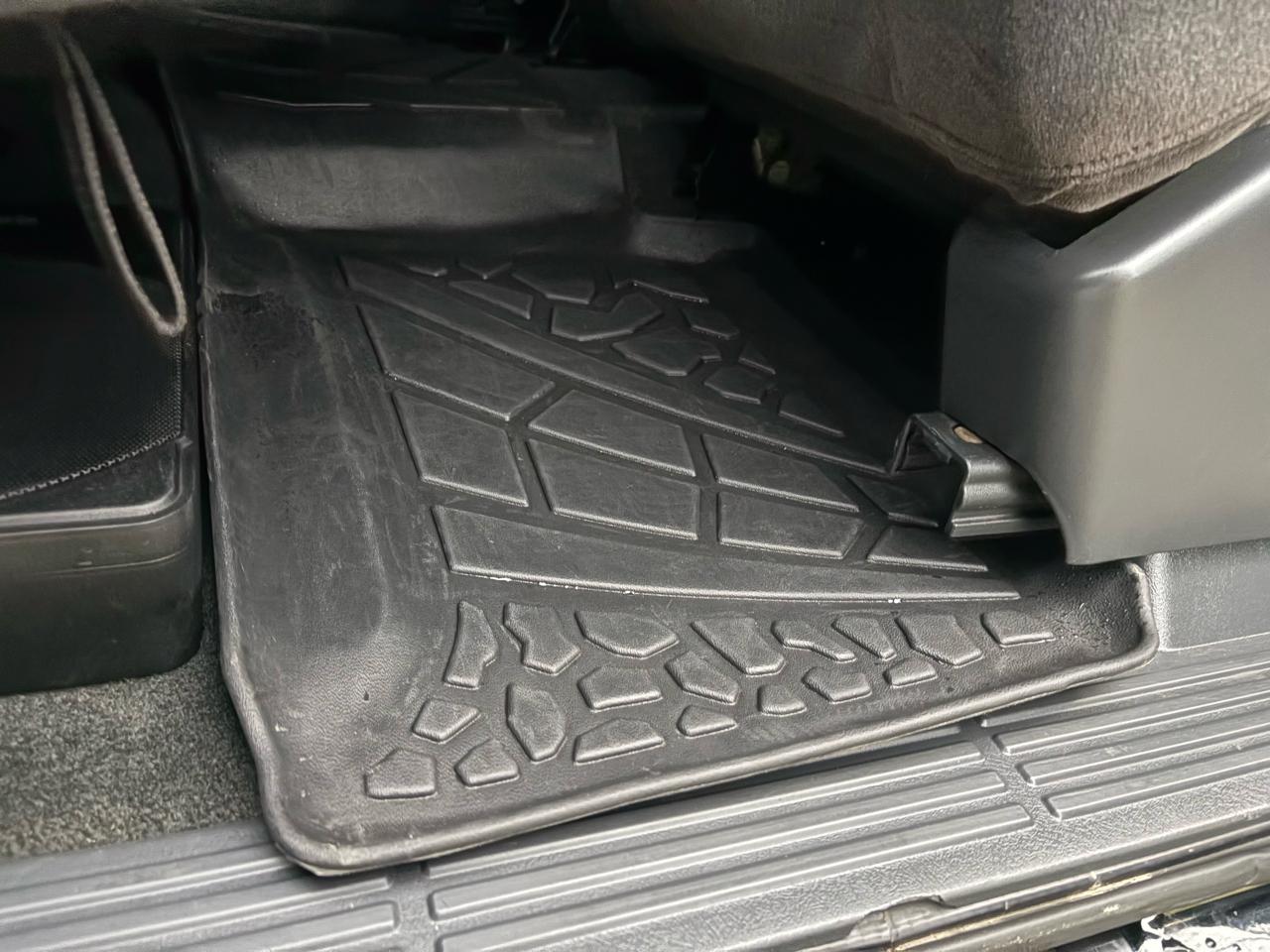 Chevrolet Silverado 3500 Ext Cab 157.5" WB 4WD DRW LS 2001