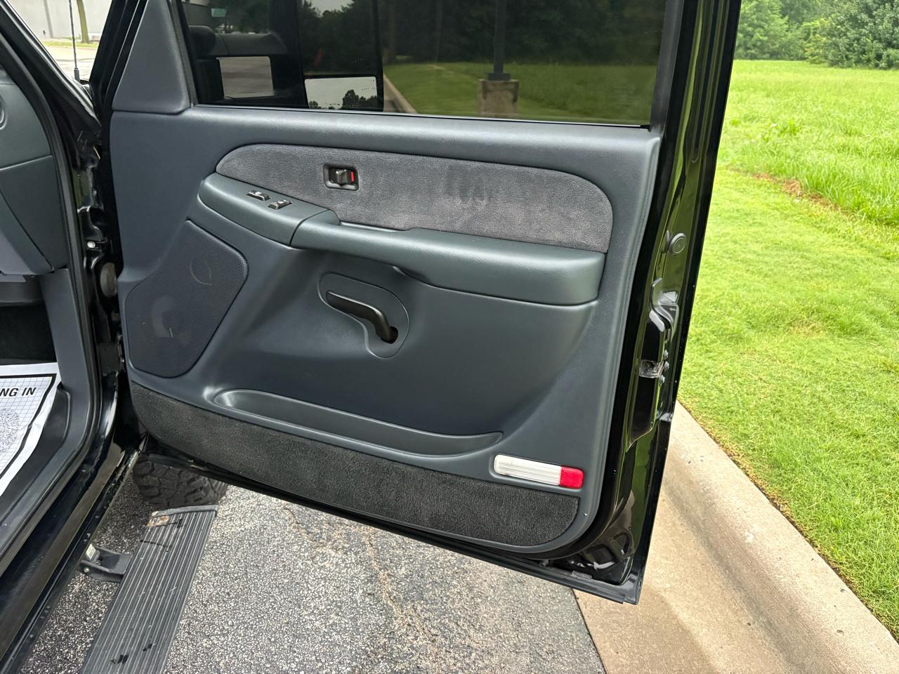 Chevrolet Silverado 3500 Ext Cab 157.5" WB 4WD DRW LS 2001