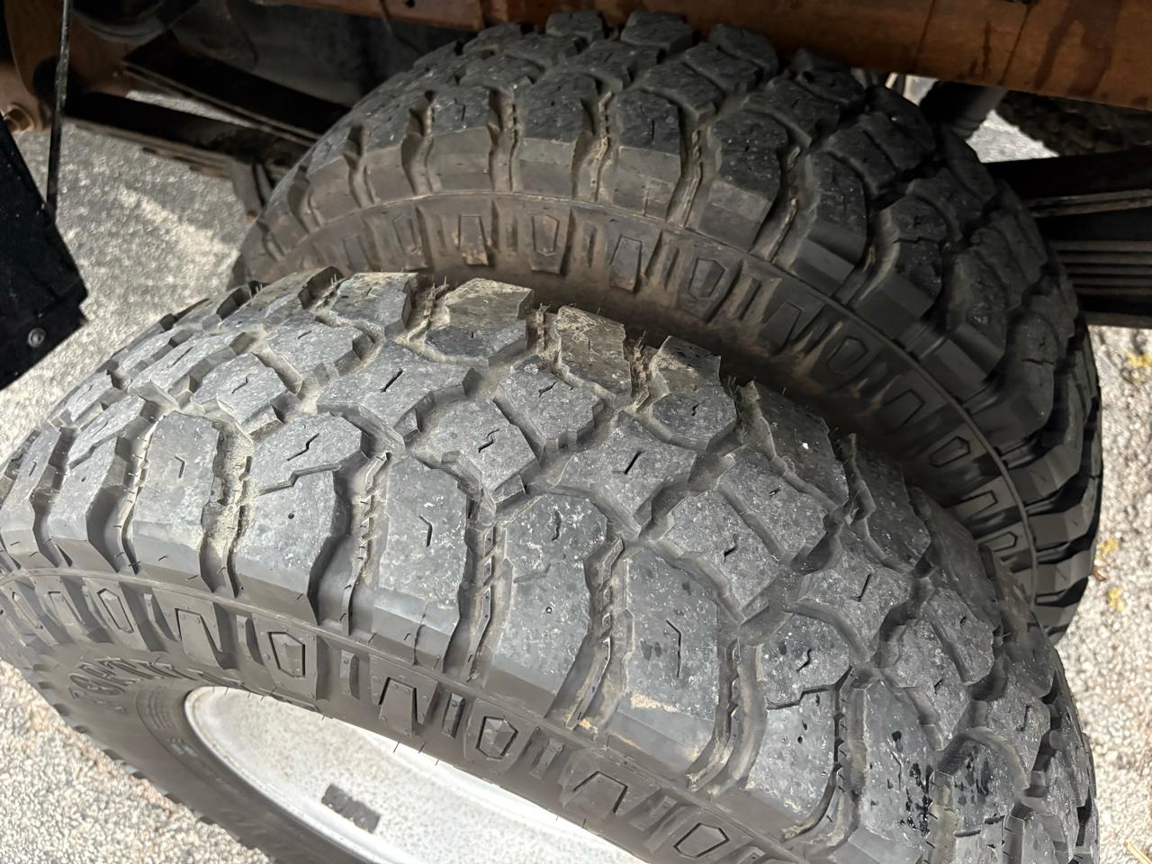 Chevrolet Silverado 3500 Ext Cab 157.5" WB 4WD DRW LS 2001