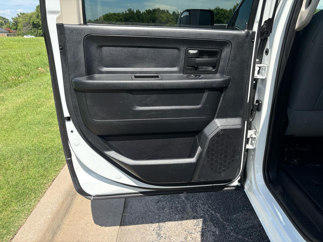 RAM 2500 4WD Crew Cab 149" Tradesman 2015