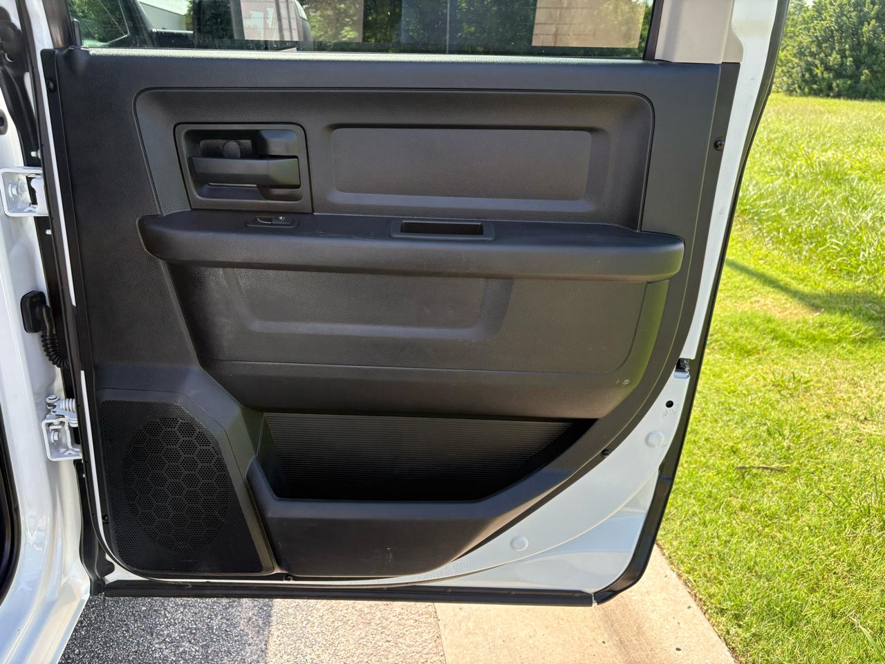 RAM 2500 4WD Crew Cab 149" Tradesman 2015