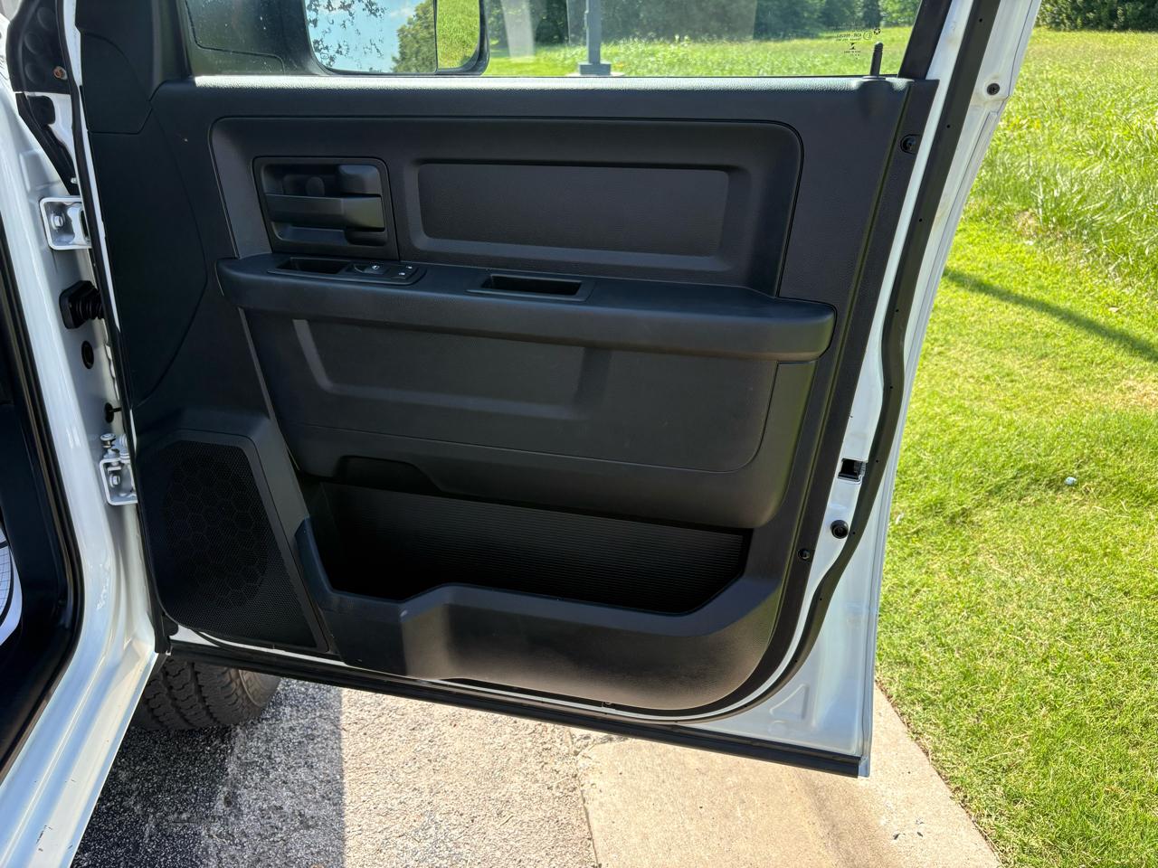 RAM 2500 4WD Crew Cab 149" Tradesman 2015