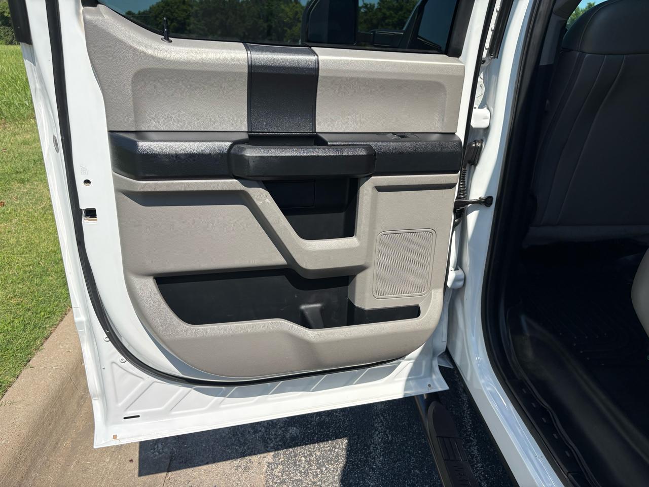 Ford Super Duty F-250 SRW XL 4WD Crew Cab 8' Box 2019